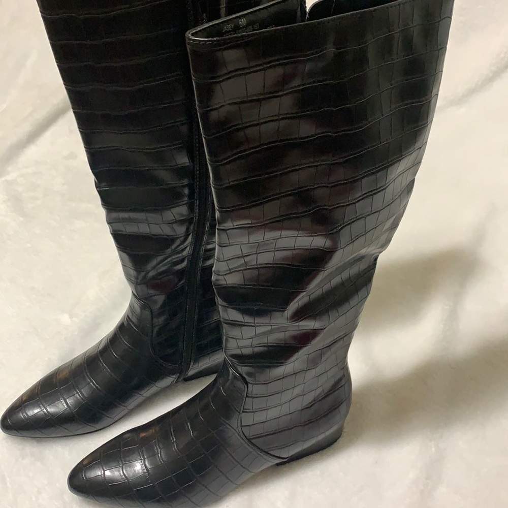 Women’s Black Croc Jasey Boots Size 6